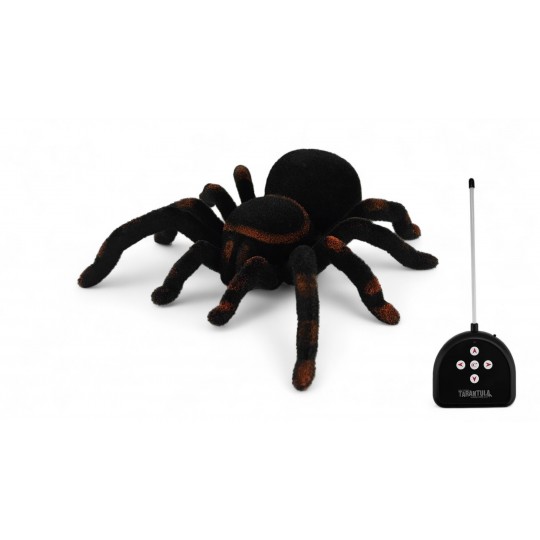 Робот паук Tarantula на пульте управления